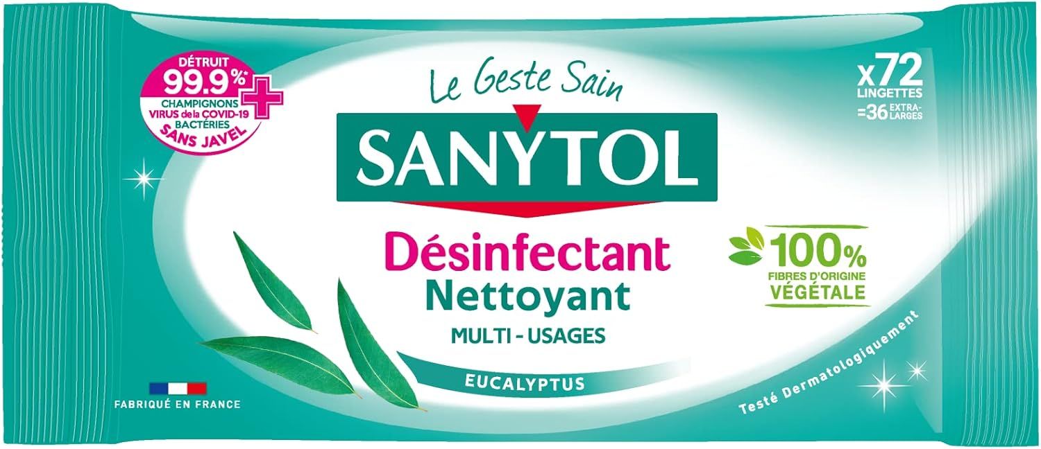 Détail d'une lingette Sanytol eucalyptus en train de nettoyer une surface.