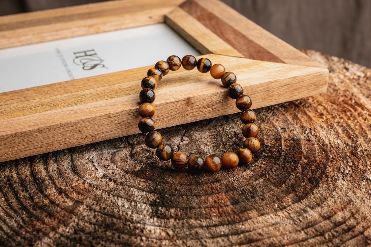 Détail des pierres naturelles du bracelet